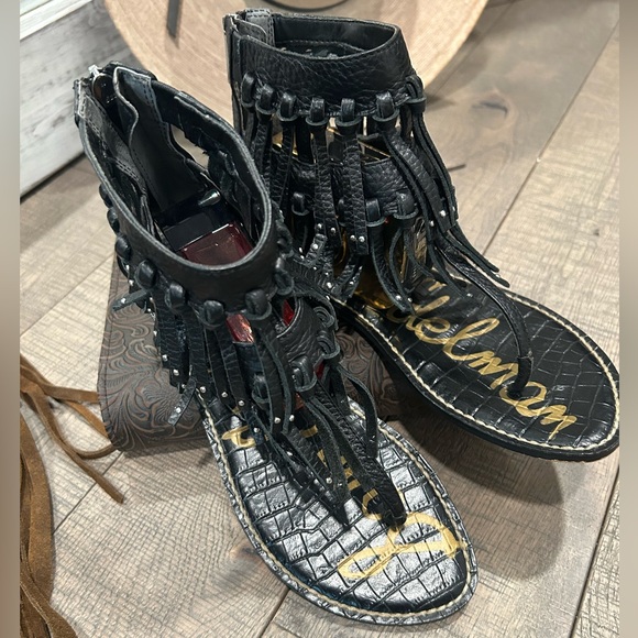 Sam Edelman Western Fringe stud sandals! - Picture 5 of 13